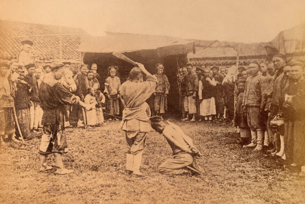 Beheading of a pirate. Canton. Probably Saunders. Albumen 1900 ca