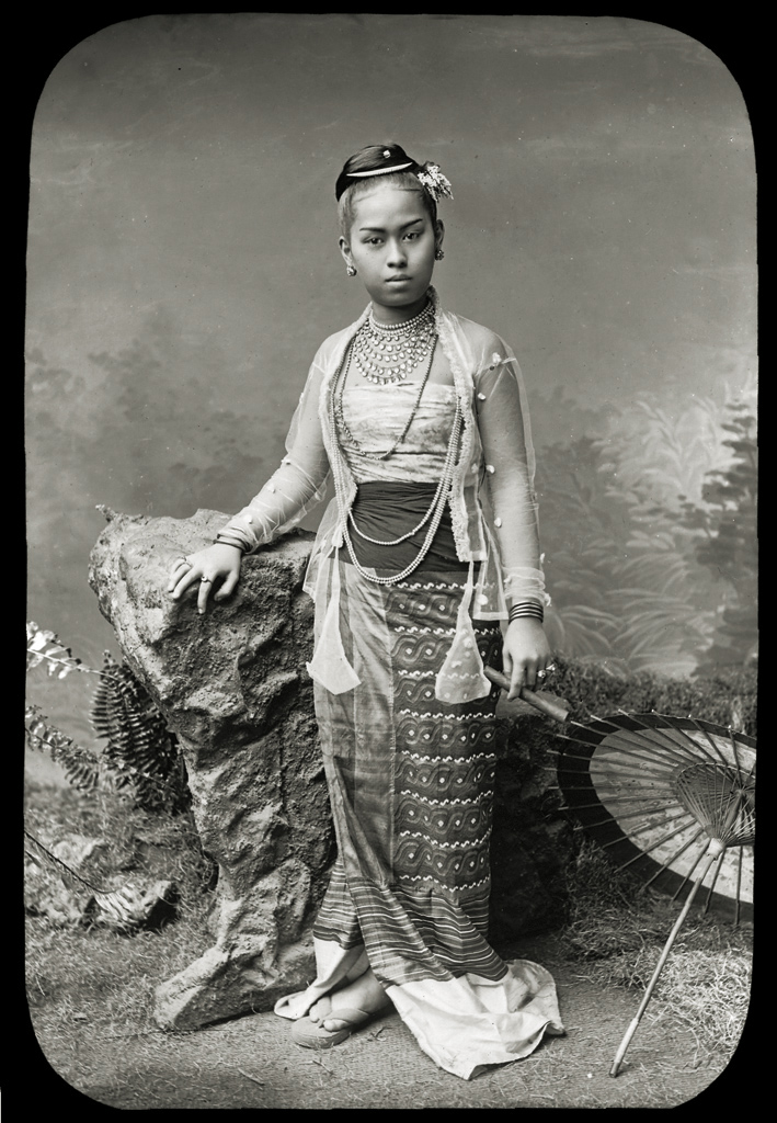 Burmese Lady. Rangoon. Klier