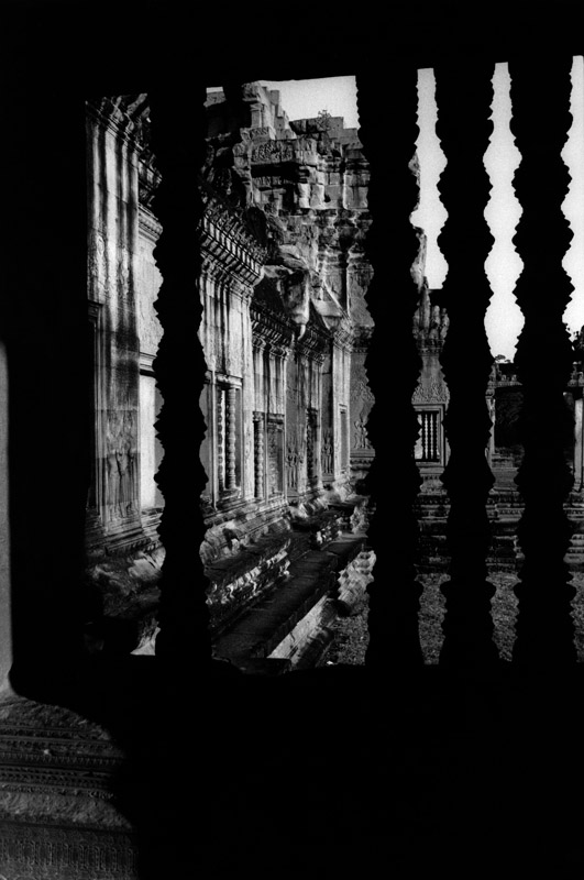 Inside wall at Angkor Wat. Cambodia 1996 - © Carlo Sacco