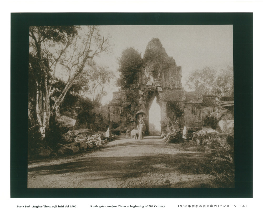 Entrance to Angkor Thom, 20th century - © Carlo Sacco