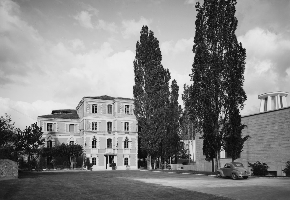 Chianciano. L'Hotel Acquasanta di Carli Alberto, accanto alle terme, anni '50 - © Carlo Sacco
