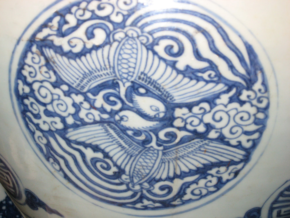 B/W Jar. Ming dinasty. Jia Jing period. 16th cent. (1522-1566)