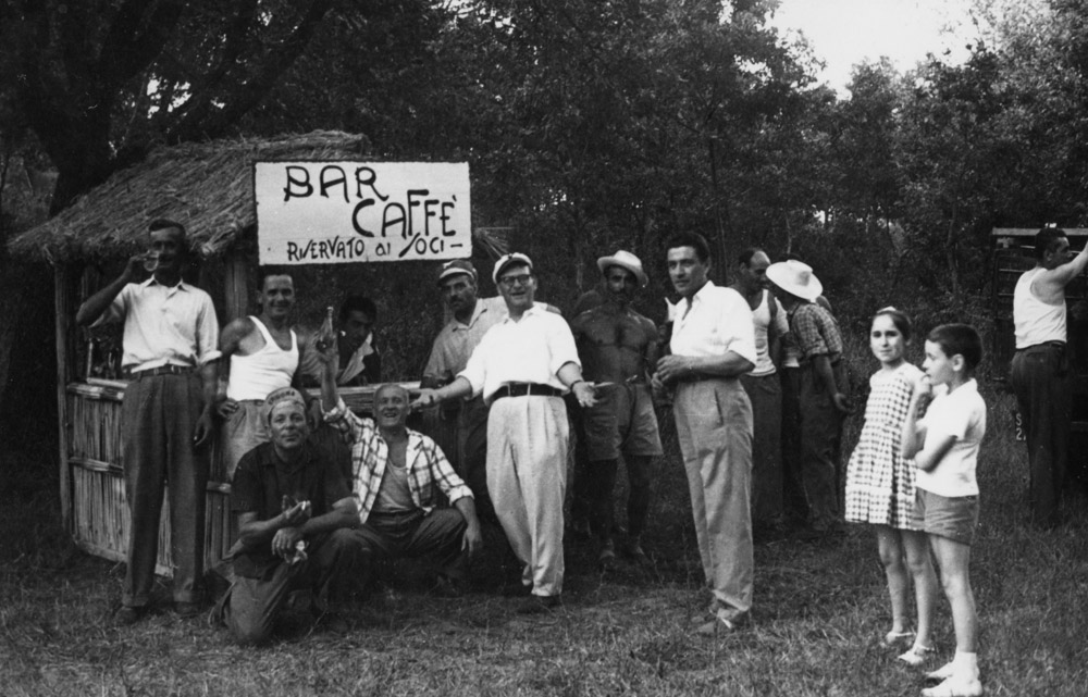 I soci della pesca lacustre. Lago di Chiusi, primi anni '60 - © Carlo Sacco