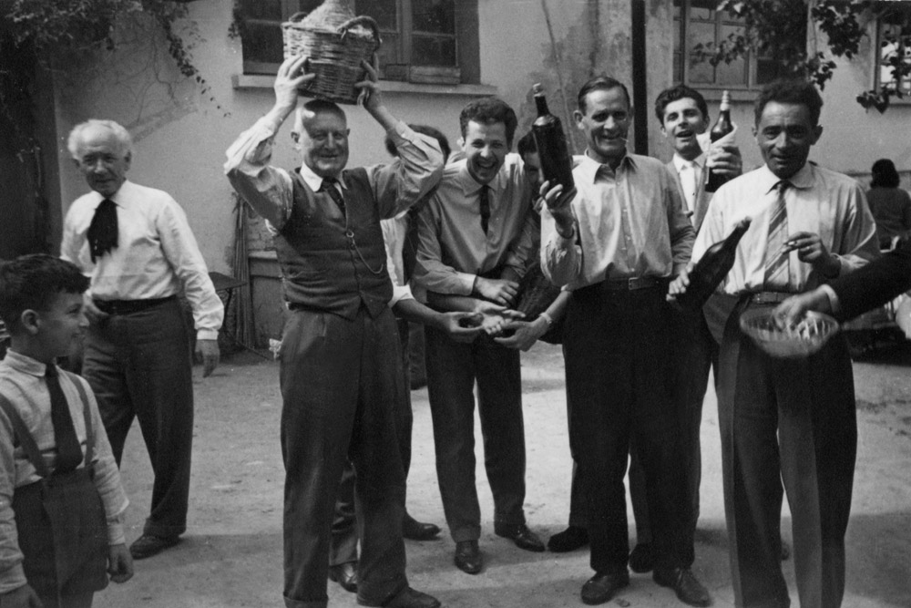 Il Canuto and wine co. Lago di Chiusi, primi anni '60 - © Carlo Sacco