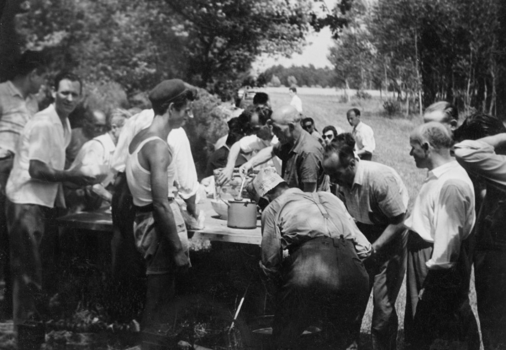 Pranzo al Lago di Chiusi, fine anni '50 - © Carlo Sacco