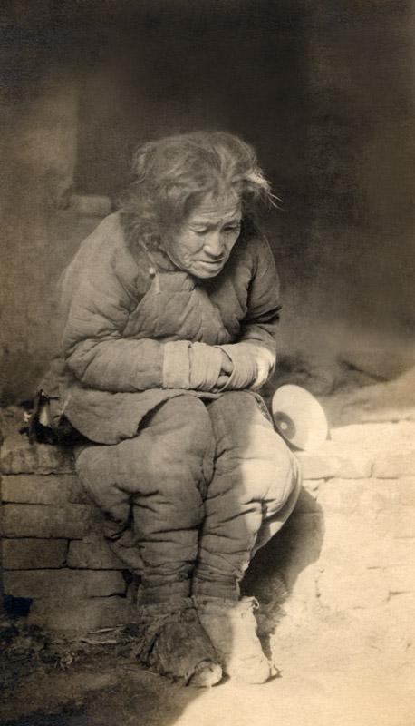 Famine. Photographer unknown, Silverprint 1920-1921 - © Carlo Sacco