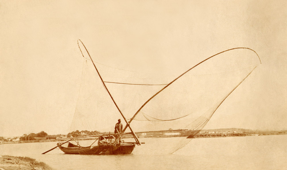 Fishermen on Yang Tse River, July 1920 Albumen