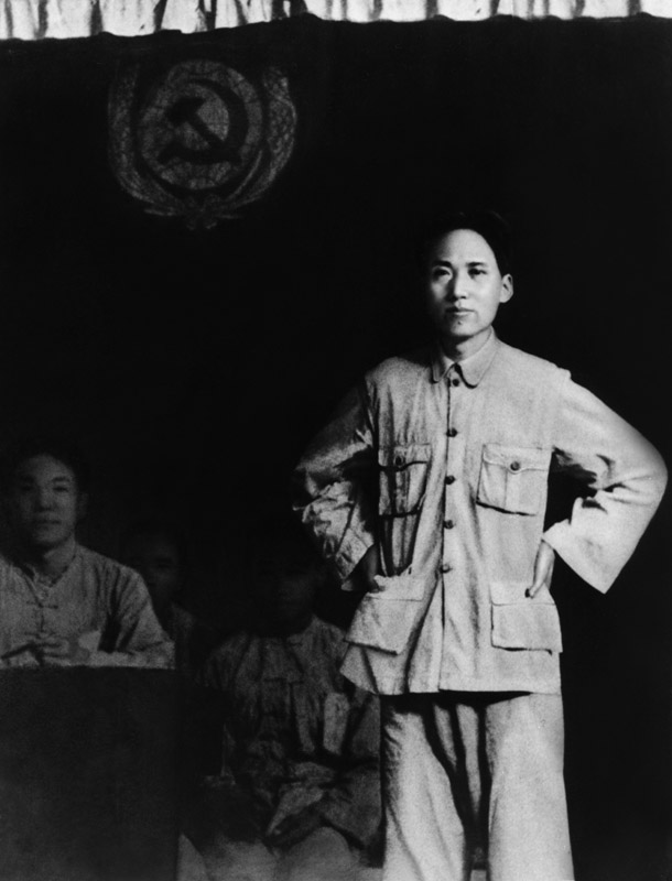 Mao Tse Tung on 1933 at meeting with Jiangxi revolutionary farmers commitee