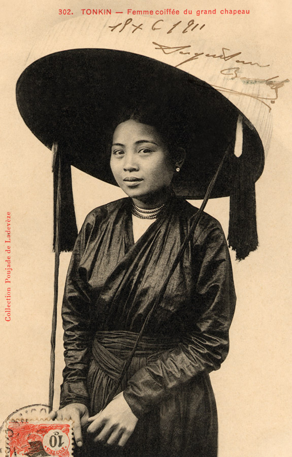 Tonkin.Woman with a big hat. 1911