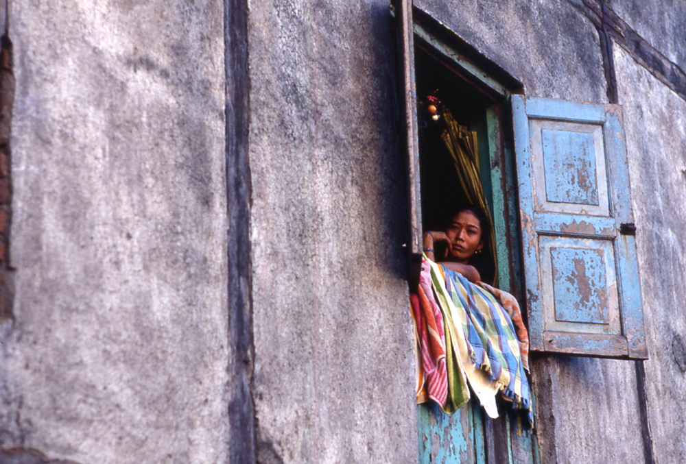 Moment stopped Falkland Road. Mumbai, India 1985 - © Carlo Sacco