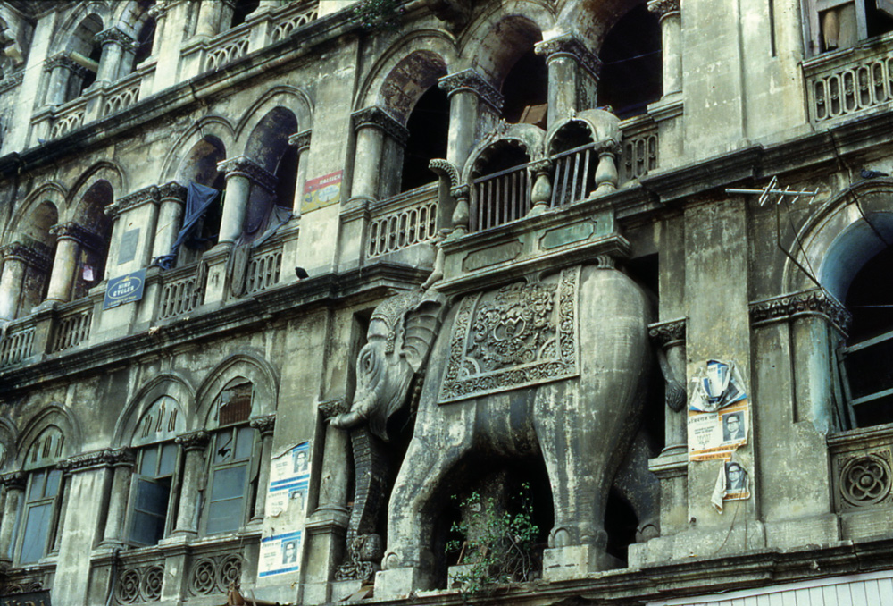 Khalbadevi Road. Mumbai, India 1993 - © Carlo Sacco