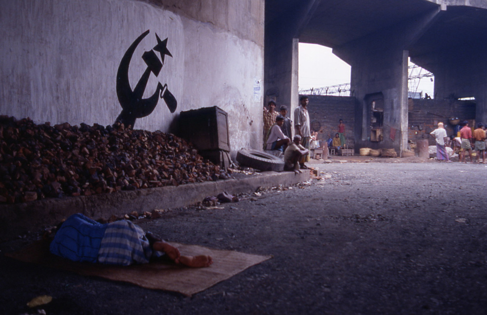  Hell for homeless. Calcutta, India 1998 - © Carlo Sacco