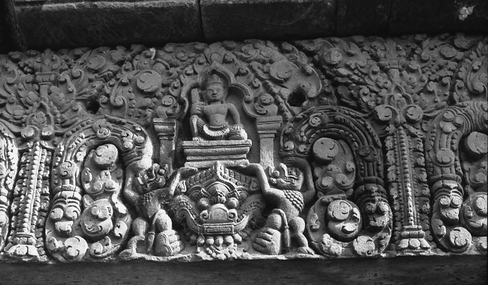 Sculptures on Wat Phou. Champasak, Laos 2008 - © Carlo Sacco