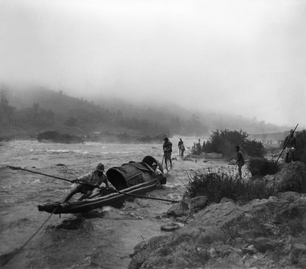  Fighting against stream on Nam Ou river. Laos 1930 ca