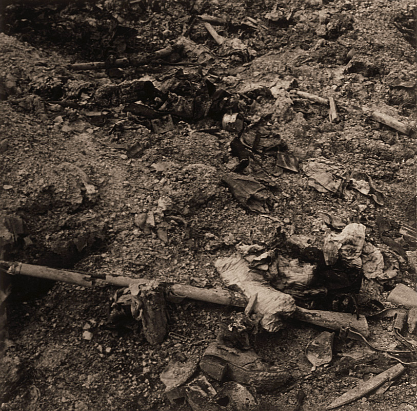 Human relics. Verdun, 1916 - © Carlo Sacco