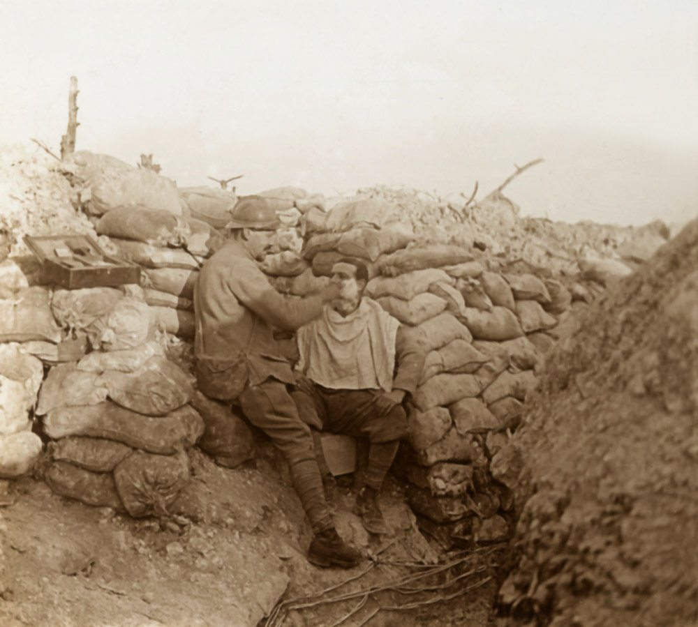 Barber's shop, 1916 - © Carlo Sacco