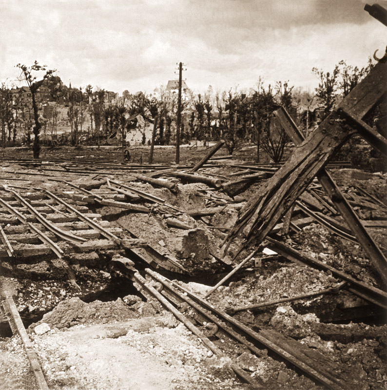 Bombed railways. Montdidier - © Carlo Sacco