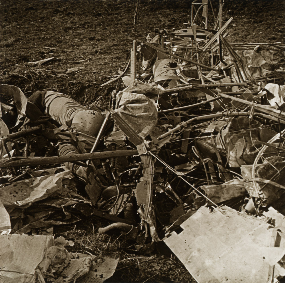 Down of German aeroplain. Pilot is died - © Carlo Sacco