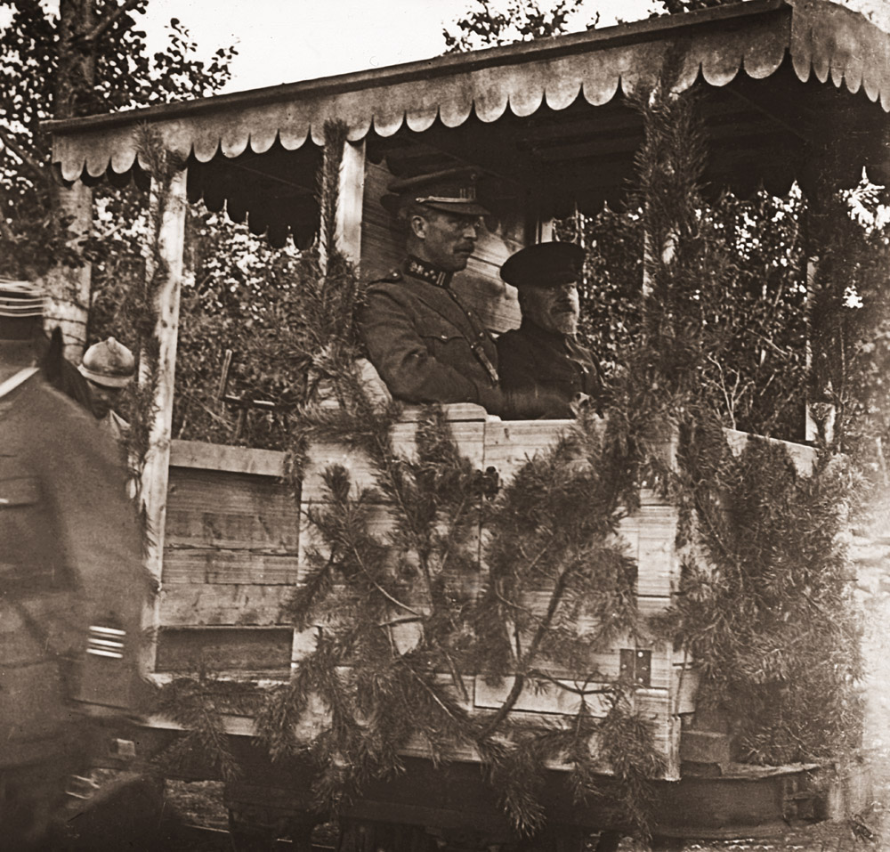 On the front. King Albert and Poincar - © Carlo Sacco