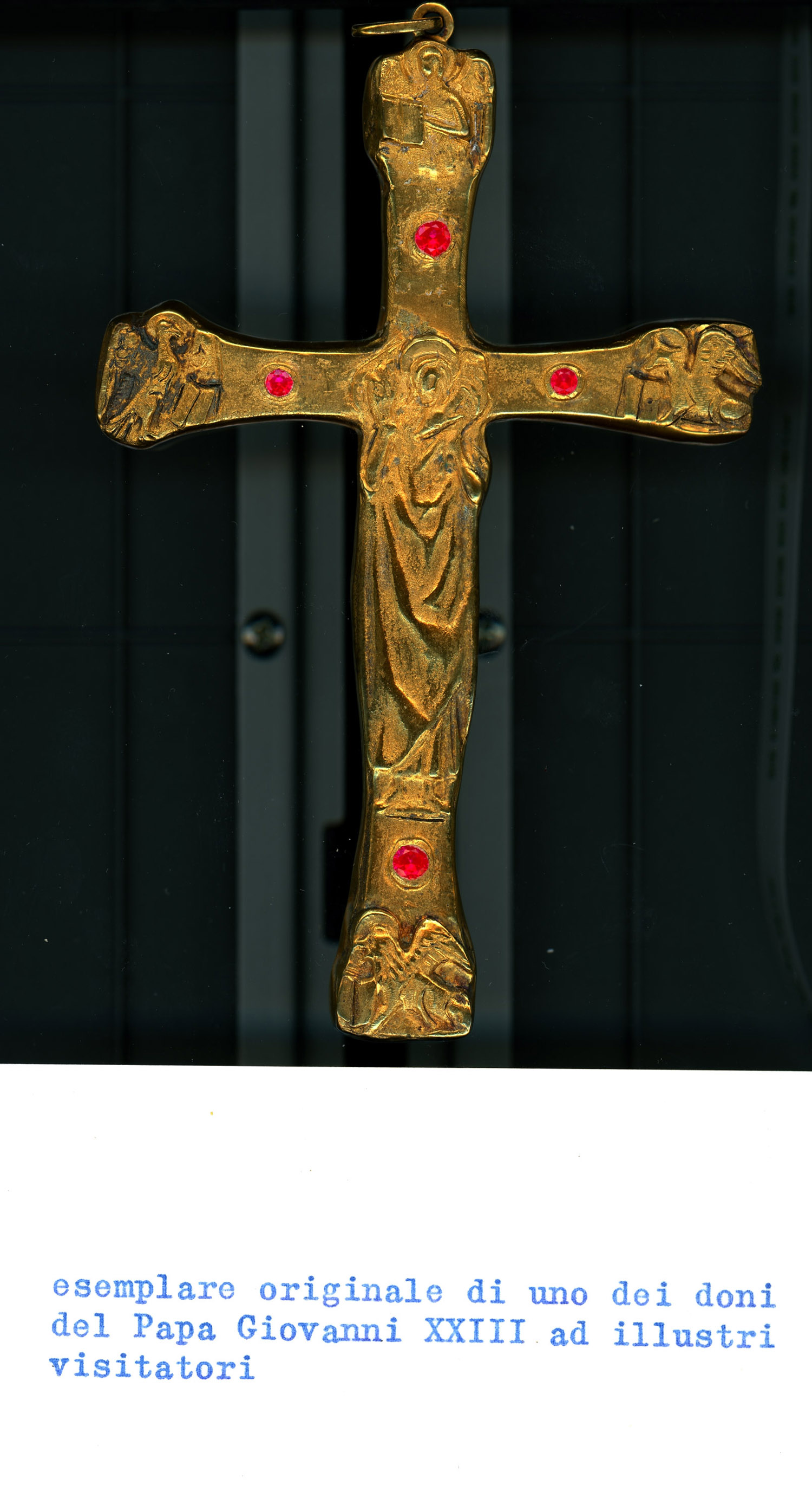 Original gift by Pope Giovanni XXIII given to distinguished visitors. Carlo Sacco Collection.
