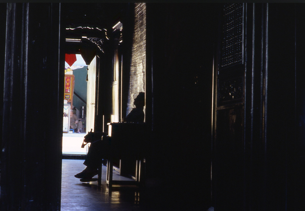 Special lights inside 77 Tran Phu. Hoi An, Vietnam 2000 - © Carlo Sacco