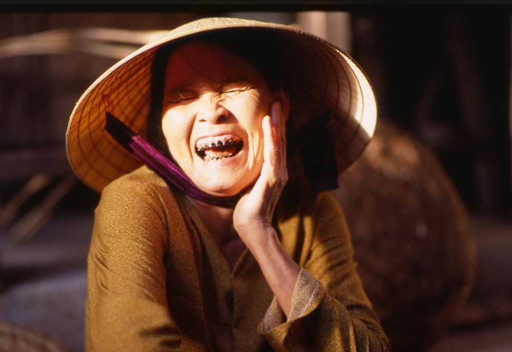 Inside fishing market. Hoi An, Vietnam 2000 - © Carlo Sacco