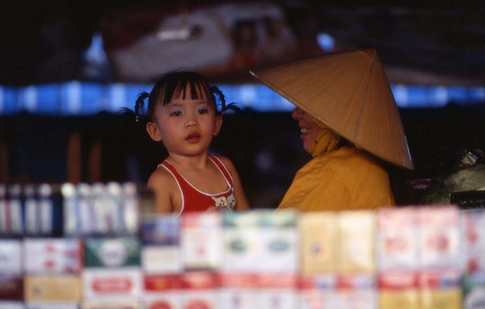 Inside Bentham market. Saigon, Vietnam 2008 - © Carlo Sacco