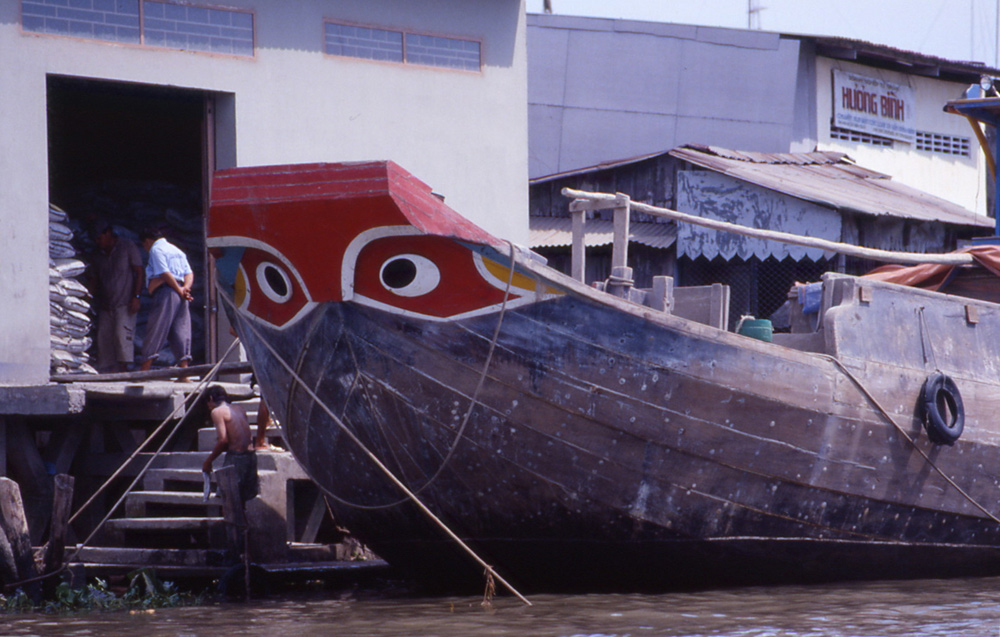 Tipical mekong delta boat. Cat Be, Vietnam 2008 - © Carlo Sacco