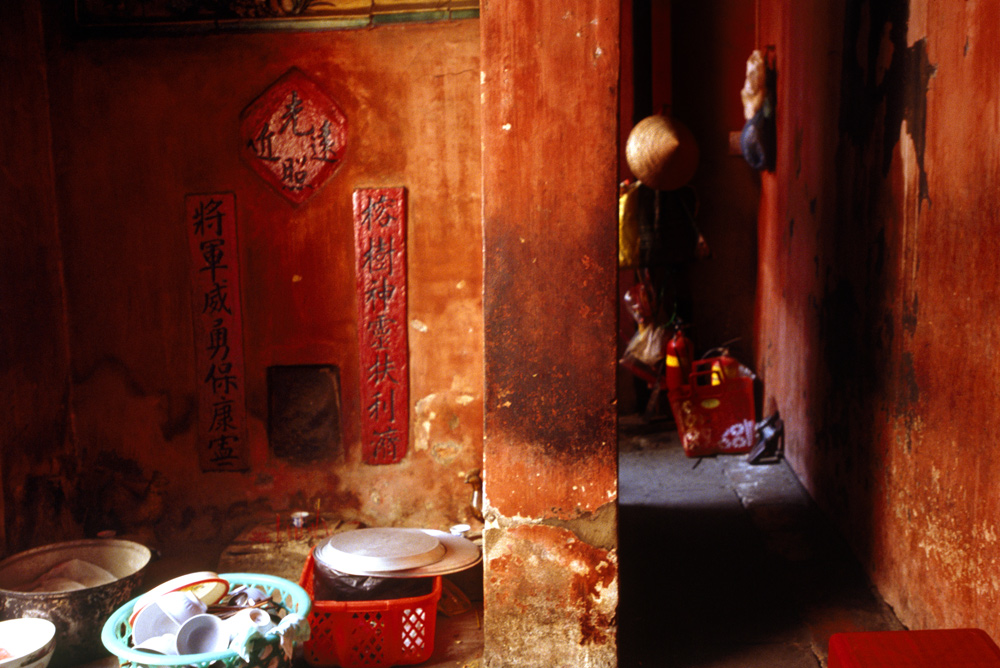 Jade emperor's pagoda. Hochiminh City, Vietnam 2008 - © Carlo Sacco