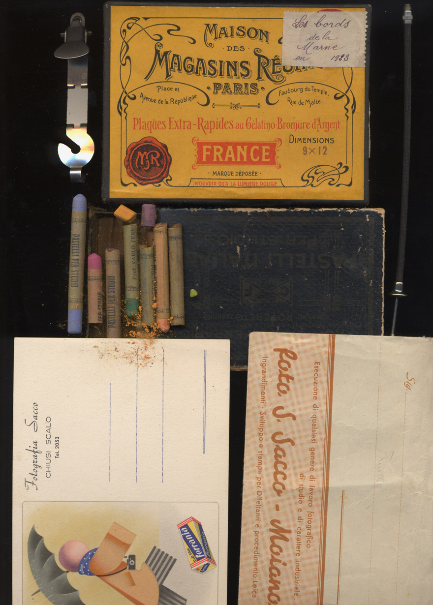 Various items used by Fotografia Sacco.1930 ca.