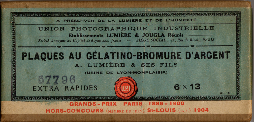 Gelatin silver bromide box plates for hot countries